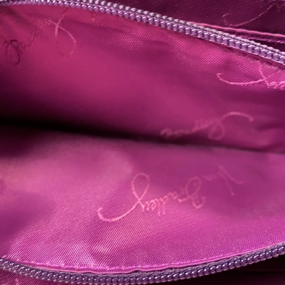 Vera Bradley graphic/flower pattern wallet - Picture 14 of 16